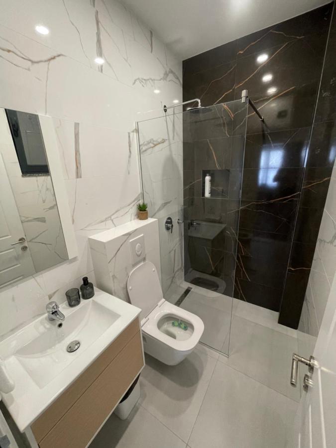 Apartment Mirage