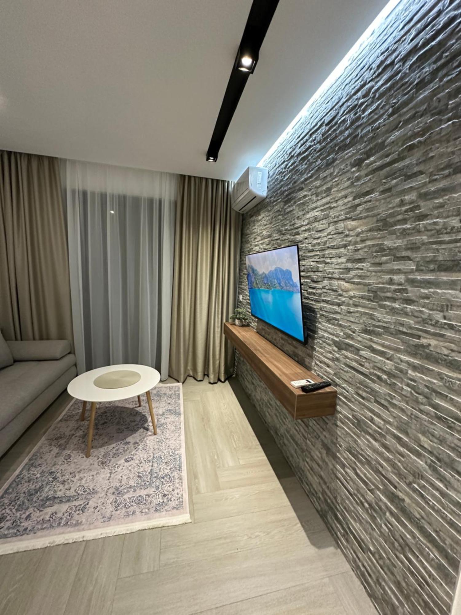 Apartment Mirage *